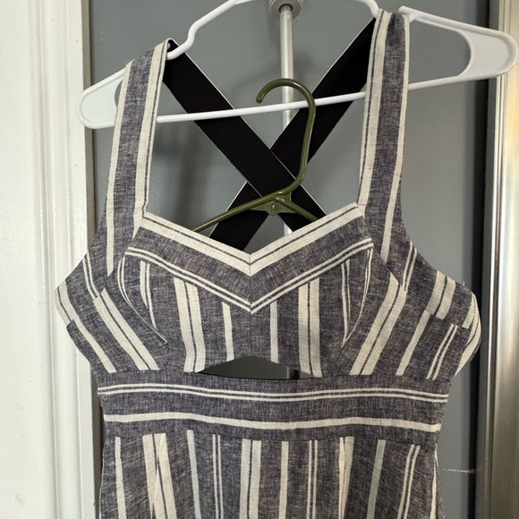BCBGMaxAzria Gray and White Sleeveless Sundress - Picture 2 of 6